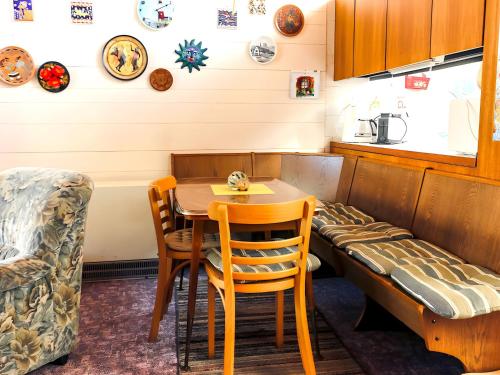 North Sea Holiday Home in Horumersiel with Terrace Barbecue