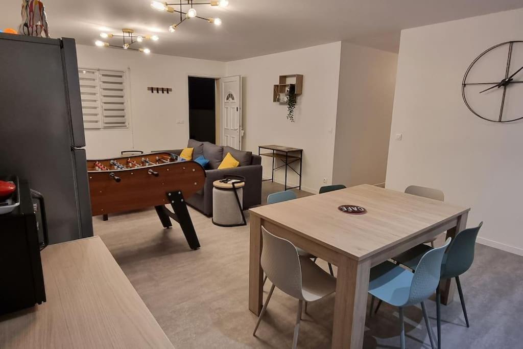 Maison de vacances Nouveau! Maison entre collègues-amis avec Netflix et Prime Logement 3 25 Rue Romain Rolland 33660 Saint-Seurin-sur-lʼIsle