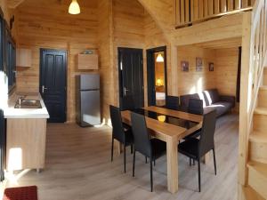 Maison de vacances O Chalet in Saint Laurent en Grandvaux on a Slope  39150 Saint-Laurent-du-Jura Franche-Comté