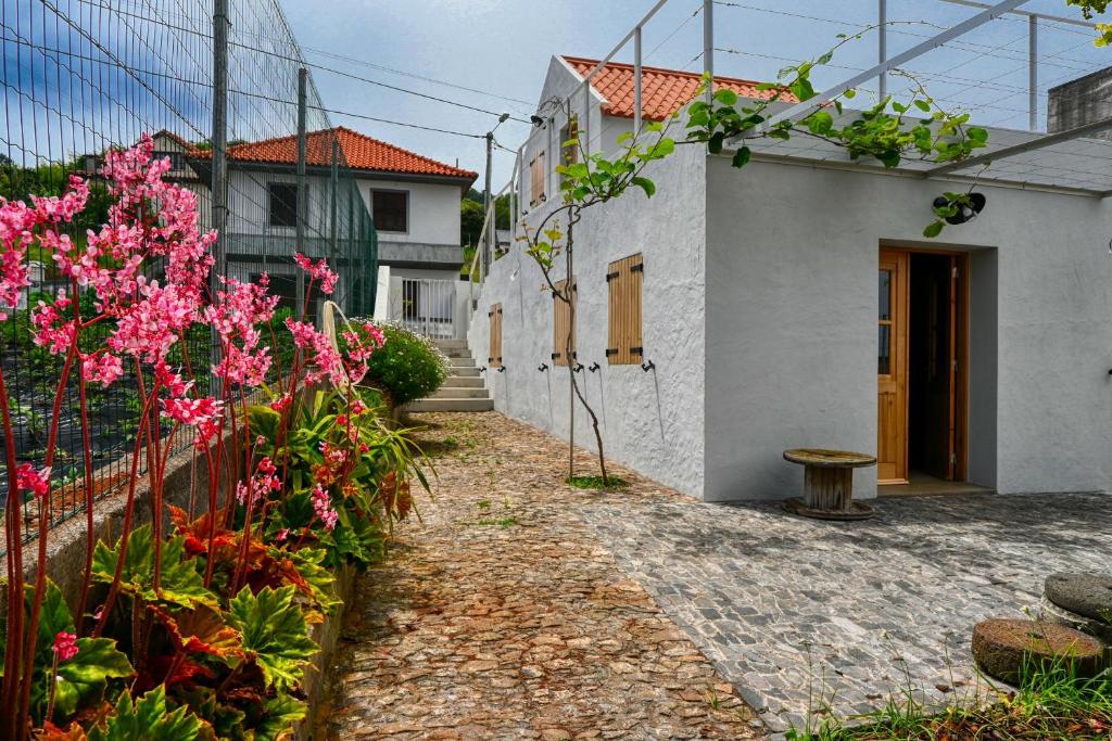 Maison de vacances O Lagar do Avô, a Home in Madeira 5 Est. do Pé do Pico 9230-155 São Jorge