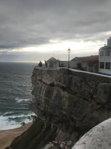 Maison de vacances O Melhor Sítio do Mundo - NOVO na Nazaré Largo da Nossa Senhora da Nazaré , 1º Andar Sítio da Nazaré 2450-065 Nazaré Région Centre