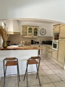 Océan à 10 mn, maison avec piscine, bar et babyfoot