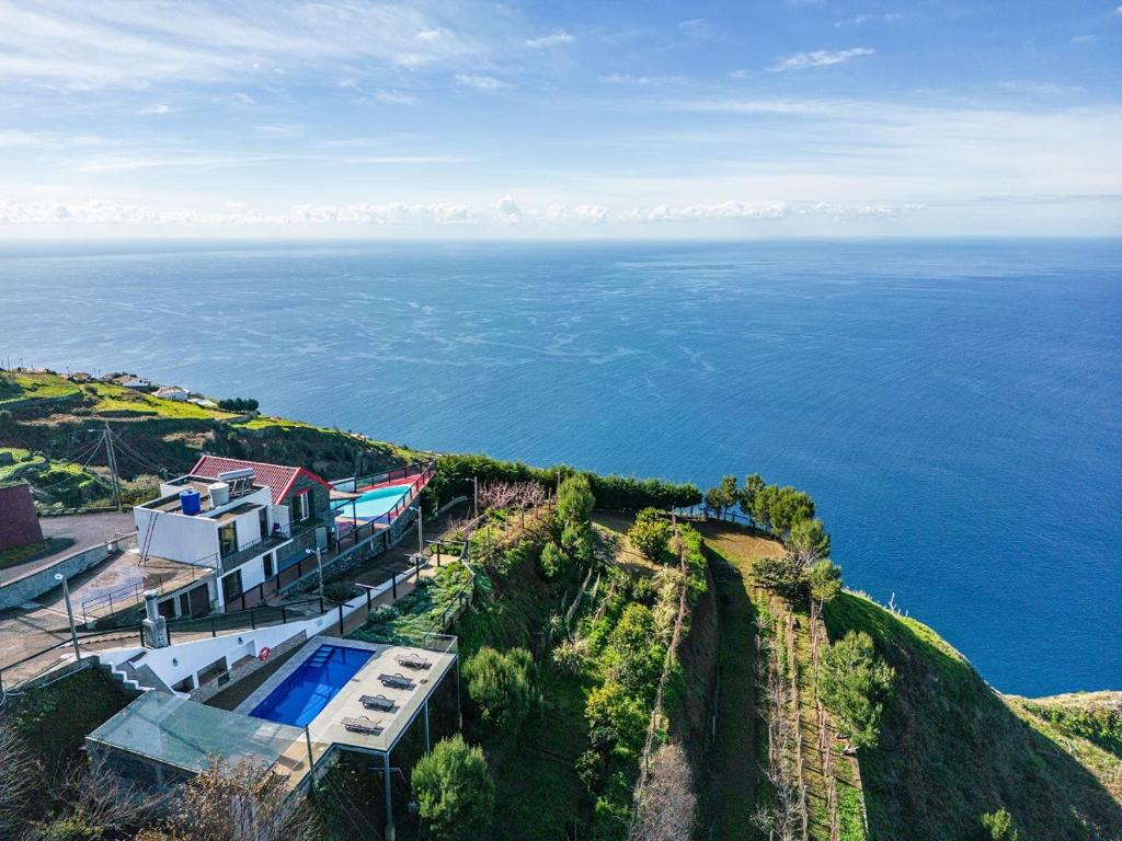 Ocean Panorama House by Madeira Sun Travel Rua Eirinhas, 37, 9370-134 Calheta