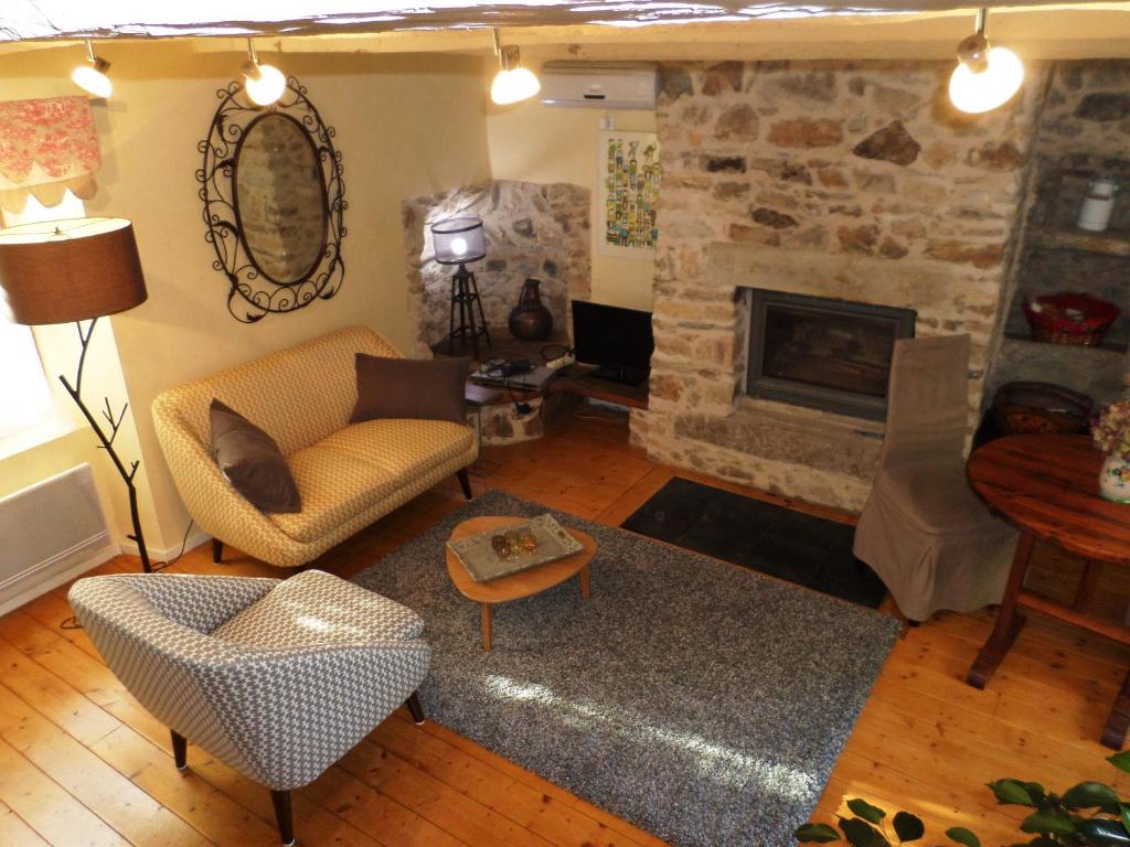 Old Mill in the Perche-Peace and quiet by the pool