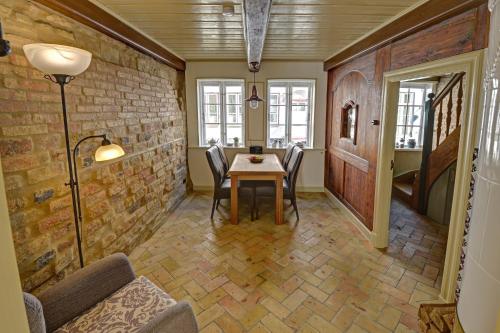 Oluf 12