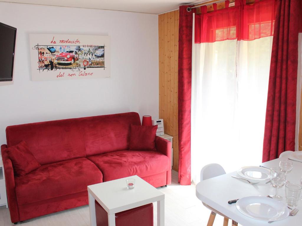 One bedroom house at Peniche 100 m away from the beach with sea view and wifi 2520-507 Peniche