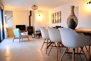 Onze Villa in Provence, Mont Ventoux, New Luxury Villa, Private Pool, Stunning views, Outdoor Kitchen, Big Green Egg