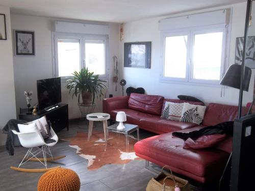 Originally designed holiday home with garden in a central location