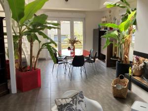 Originally designed holiday home with garden in a central location