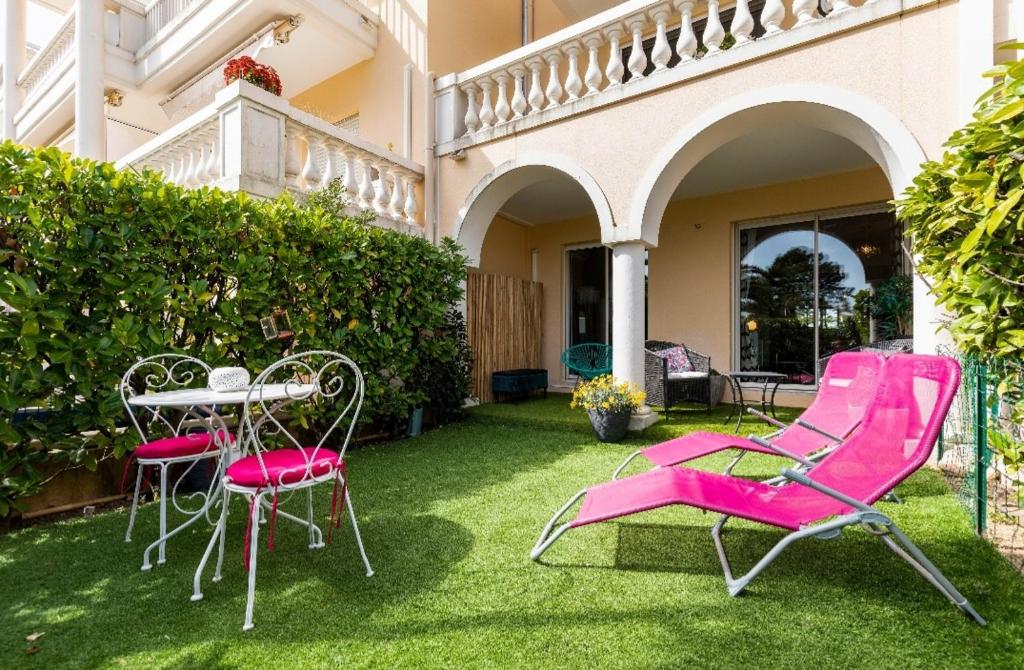 Ostsee - Reetdachhaus Nr 4 \ 23774 Heiligenhafen