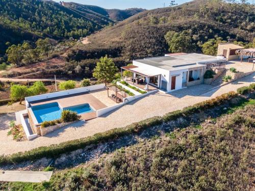 PARADISE COUNTRY VILLA