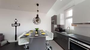 PARIS HOUSE