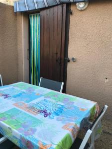 Pavillon à la plage en lisière de la Clape