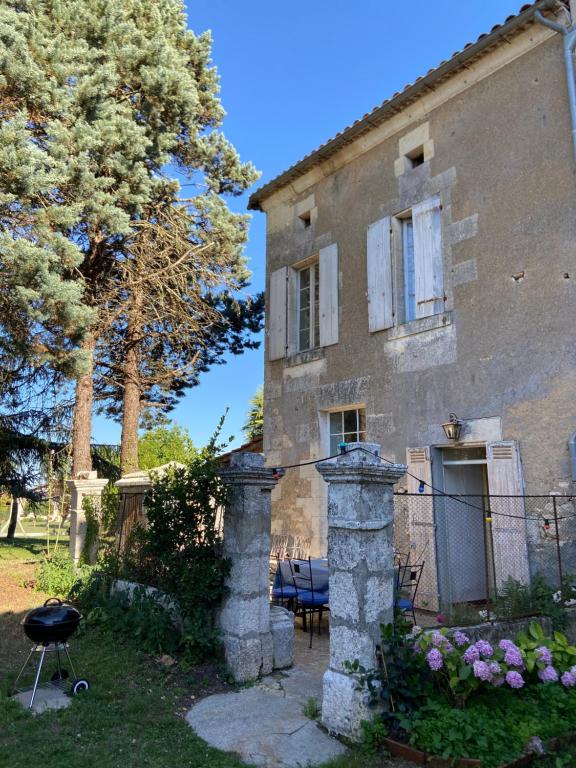 Maison de vacances Peaceful country house 6 Route du Château d'Eau 16210 Bazac