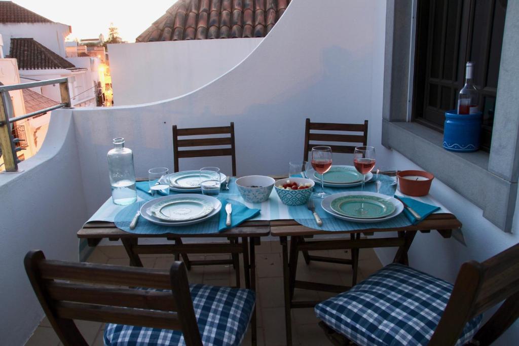 Peixe Agulha Rua Padre Evaristo do Rosário Guerreiro 45, 8800-354 Tavira