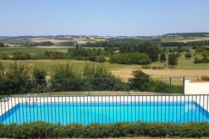 Maison de vacances Perfect holiday home with pool in the heart of the Charente countryside les puits puygironde 16390 Nabinaud -1