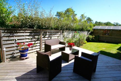 Perfect villa with pool in fantastic beach location, garden, terraces