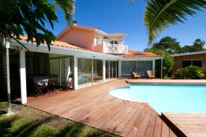 Maison de vacances Perfect villa with pool in fantastic beach location, garden, terraces 21 Avenue des Frégates 33950 Lège-Cap-Ferret Aquitaine