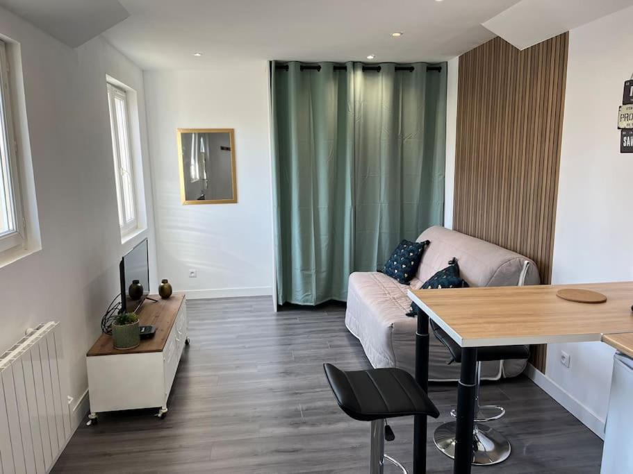 Maison de vacances Petit logement proche giverny 24 Rue Marcel Aupee 78270 Bonnières-sur-Seine