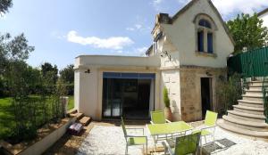 Petit maison chaleureuse jardin privatif/piscine