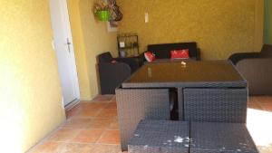 Maison de vacances Petit studio au calme 874 chemin des genévriers 83260 La Crau Provence-Alpes-Côte d\'Azur