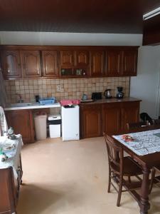 petite Maison ancienne charentaise ,dans un village au calme idéal travailleur