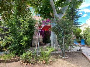 Petite maison au calme avec jardin clim et parking
