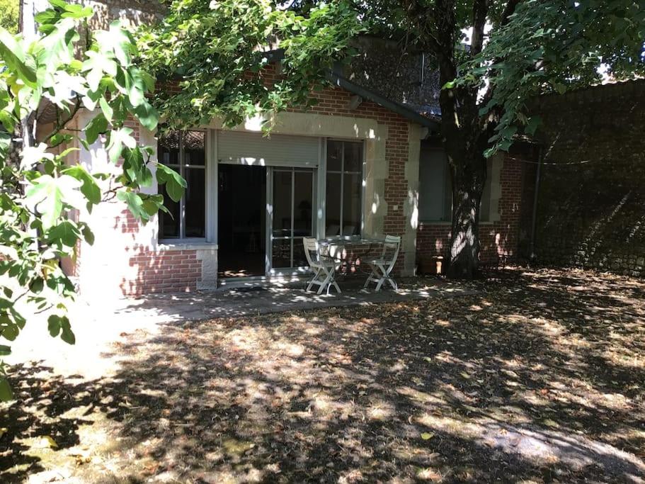 Maison de vacances Petite maison avec jardin, près de l'île d'Oléron 57 Rue de la République 17320 Marennes