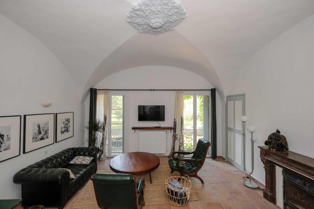 Petite maison avec piscine à 500m de la plage