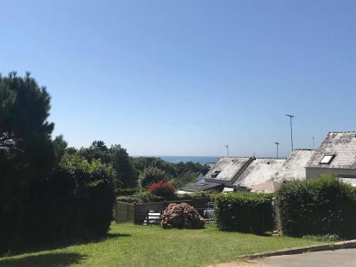 Petite maison avec piscine à 500m de la plage