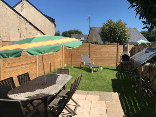 Petite maison avec piscine à 500m de la plage