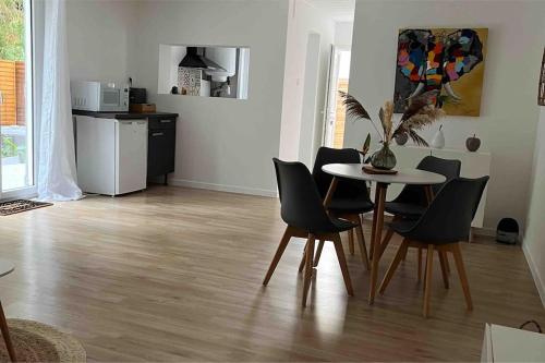 Petite maison chaleureuse dans un cadre bucolique