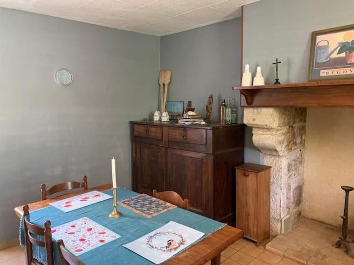 Maison de vacances Petite maison cottage anglais au bord de Dordogne 5179 route du buisson coux et biguaroque 24220 Le Buisson