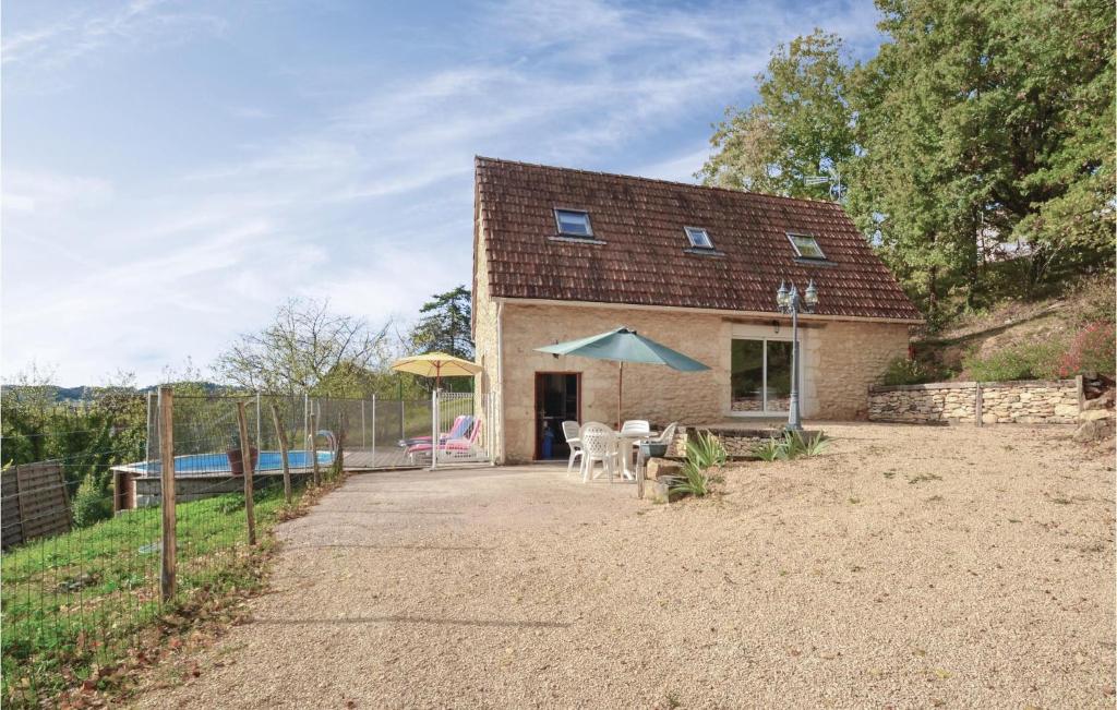 Petite maison dans le jardin