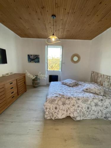 Petite maison de charme dans un domaine