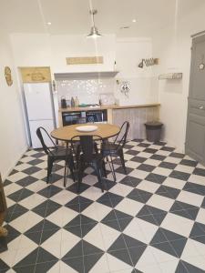 Petite maison de charme dans un domaine
