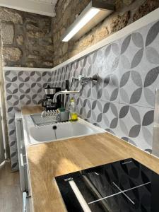 * Petite Maison de Charme en plein bourg *