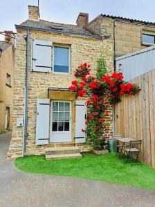 Maison de vacances * Petite Maison de Charme en plein bourg * 1 Ruelle du Puits de Bas 56220 Malansac Bretagne