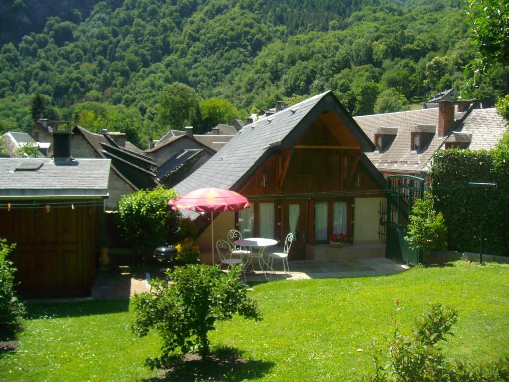 Maison de vacances petite maison de montagne avec jardin Le Village 31110 Cier-de-Luchon