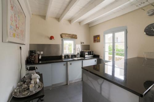 Petite maison de pêcheur moderne avec terrasse