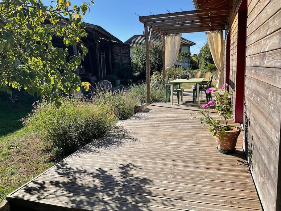 Maison de vacances Petite maison en bois proche de Niort 10 Venelle du Champ de Foire 79230 Vouillé