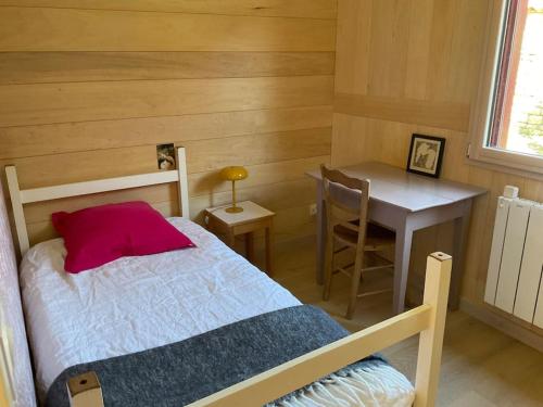Petite maison en bois proche de Niort
