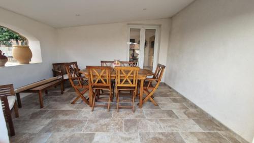 Petite maison en pierre