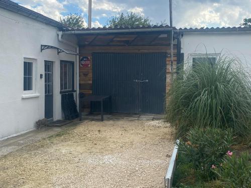 Petite maison, quartier calme.