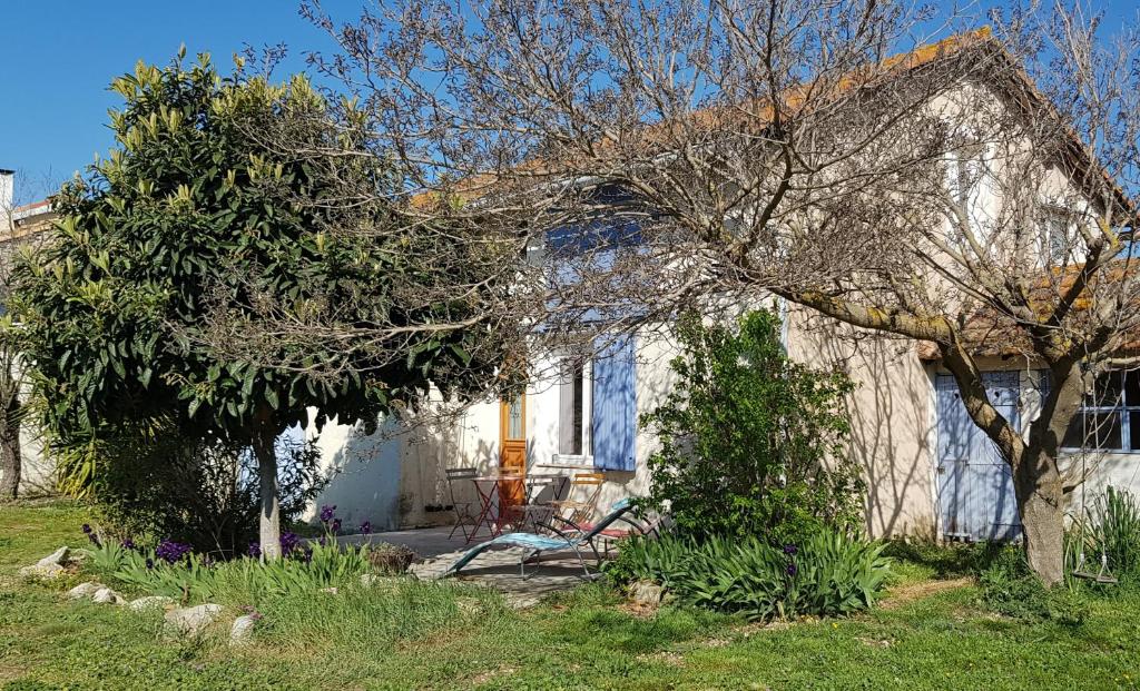 Maison de vacances Petite maison refaite à neuf dans mas du 19ème siècle 1472 Chemin de Servannes 13280 Arles