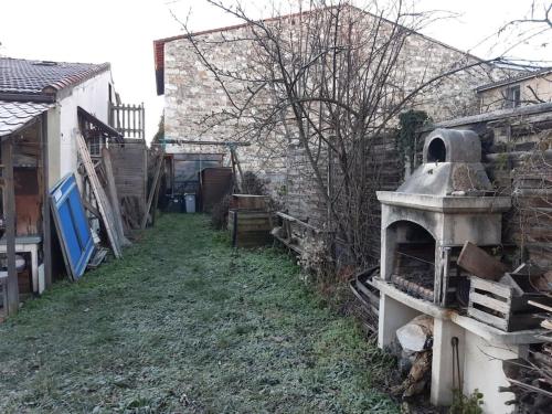 Petite maison très paisible avec jardin à Cournon - Puy de Dôme !
