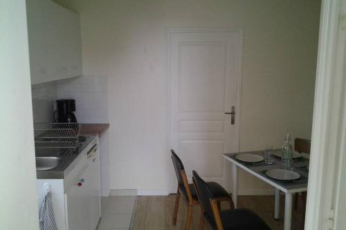 Petite maisonnette atypique et son jardinet