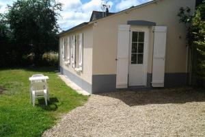 Petite maisonnette atypique et son jardinet