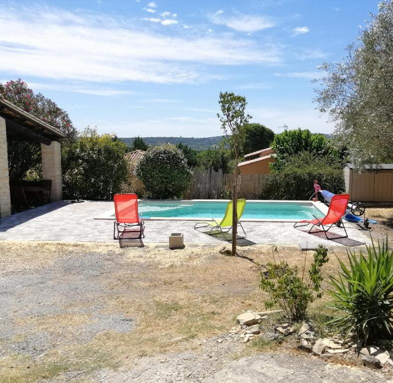 Maison de vacances Petite villa avec piscine chauffée 19 Rue des Oliviers 30350 Aigremont