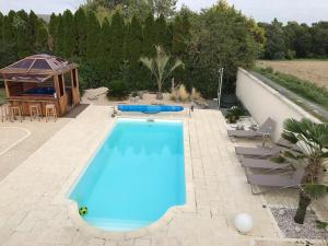 Piscine ET JACUZZI ST GEORGES DE DIDONNE a 1km de la plage